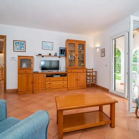 Kandela Villa *